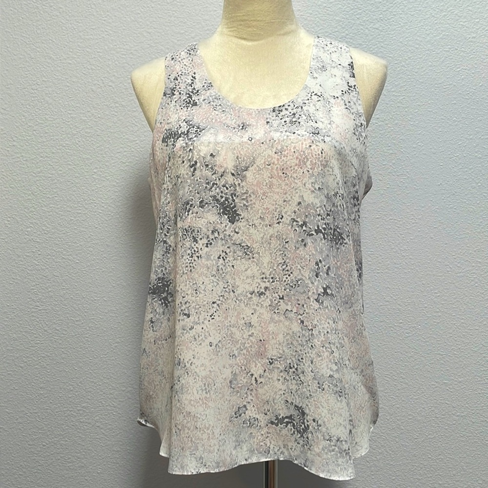 Violet & Claire Sleeveless Top size M